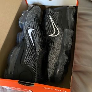 Brand new nike 2021 vapormax size 10